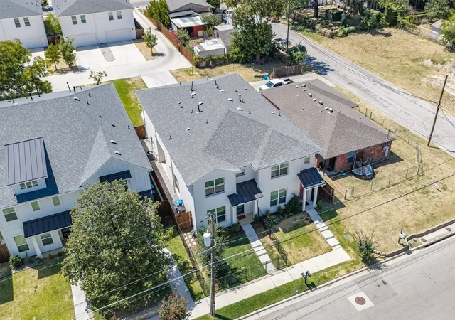 Photo 2 of Townhouse for sale at 306 Sunset Ln, Fort Worth, TX 76114 | MLS# 21357366 | Listing updated on 2026-09-13