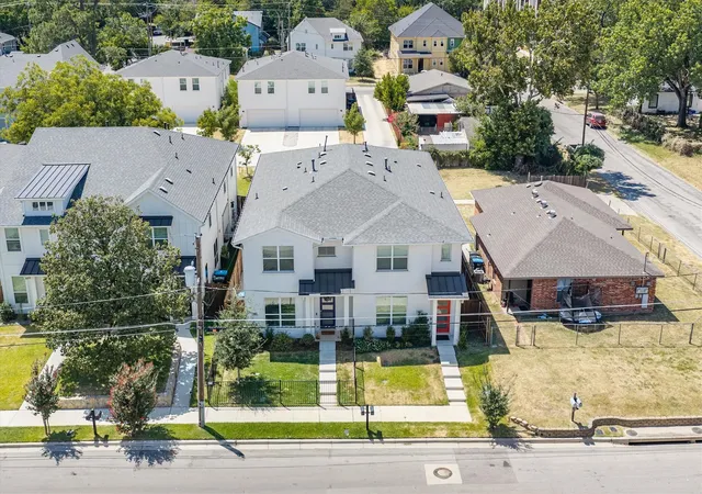 Photo 3 of Townhouse for sale at 306 Sunset Ln, Fort Worth, TX 76114 | MLS# 21357366 | Listing updated on 2026-09-13