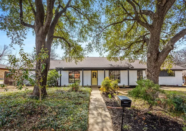 Photo 1 of Single family home for sale at 1708 Park Ridge Ter, Arlington, TX 76012 | MLS# 21365342 | Listing updated on 2026-09-28