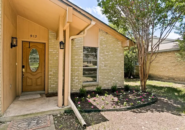 Photo 2 of Single family home for sale at 912 Whitehall Dr, Plano, TX 75023 | MLS# 21364150 | Listing updated on 2026-09-15