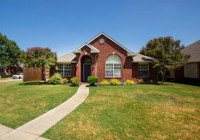 Photo 3 of Single family home for sale at 5812 Marrietta Dr, Frisco, TX 75035 | MLS# 21362680 | Listing updated on 2026-09-11