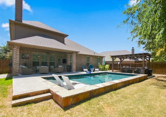 Photo 2 of Single family home for sale at 6124 Dunnlevy Dr, Fort Worth, TX 76179 | MLS# 21364369 | Listing updated on 2026-09-14