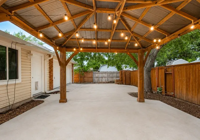 Photo 2 of Sale Pending at 2091 Briarcliff Rd, Lewisville, TX 75067 | MLS# 21364900 | Listing updated on 2026-09-09