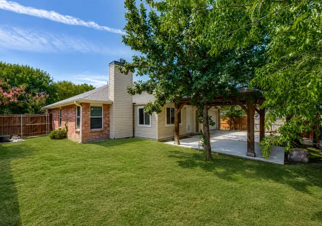 Photo 3 of Sale Pending at 2091 Briarcliff Rd, Lewisville, TX 75067 | MLS# 21364900 | Listing updated on 2026-09-09