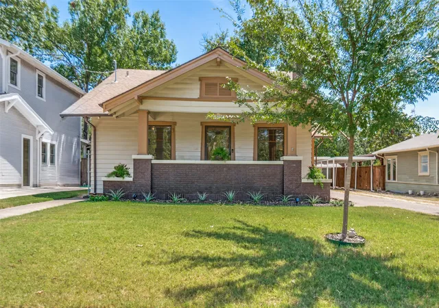 Photo 1 of Single family home for sale at 6106 Worth St, Dallas, TX 75214 | MLS# 21337859 | Listing updated on 2026-09-12
