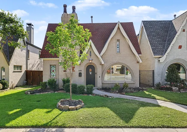 Photo 3 of Single family home for sale at 508 N Tennessee St #B, Mc Kinney, TX 75069 | MLS# 21362240 | Listing updated on 2026-09-15