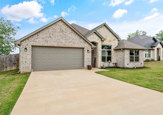 Photo 3 of Single family home for sale at 112 Amanda Ave, Bullard, TX 75757 | MLS# 21363709 | Listing updated on 2026-09-08