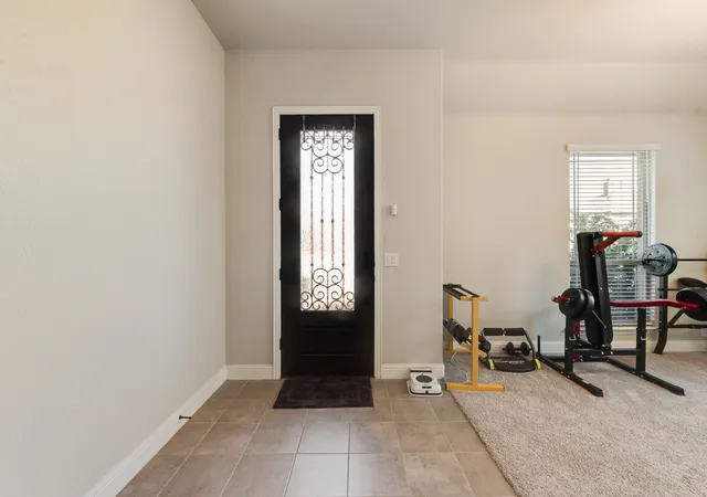 Photo 4 of Single family home for sale at 10609 Kettlewood Dr, Fort Worth, TX 76036 | MLS# 21355744 | Listing updated on 2026-09-12
