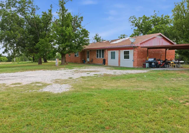 Photo 2 of Single family home for sale at 5019 Fm 2123, Paradise, TX 76073 | MLS# 21366166 | Listing updated on 2026-09-11