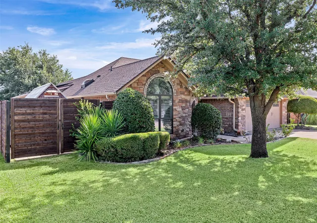 Photo 2 of Single family home for sale at 2325 River Rd, Granbury, TX 76048 | MLS# 21365514 | Listing updated on 2026-09-12