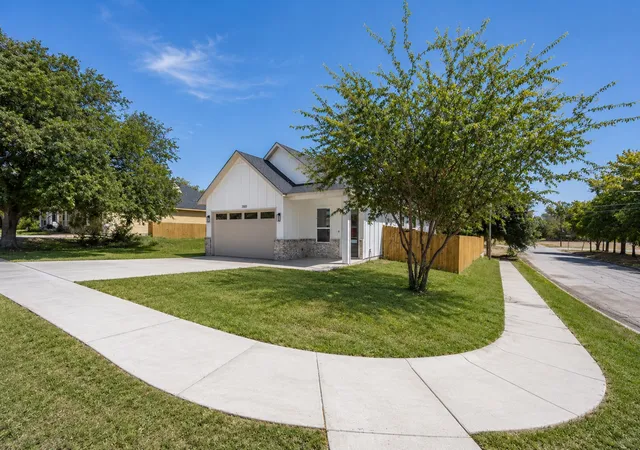 Photo 3 of Single family home for sale at 3500 Oscar Ave, Fort Worth, TX 76106 | MLS# 21365935 | Listing updated on 2026-09-12