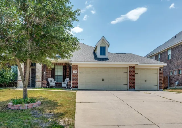 Photo 1 of Single family home for sale at 6133 Lamb Creek Dr, Fort Worth, TX 76179 | MLS# 21364853 | Listing updated on 2026-09-13