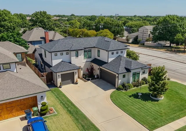 Photo 1 of Single family home for sale at 2080 Holt Wy, Grapevine, TX 76051 | MLS# 21364409 | Listing updated on 2026-09-08