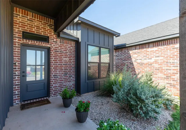 Photo 3 of Sale Pending at 5035 Cranbrook Dr, Abilene, TX 79606 | MLS# 21365848 | Listing updated on 2026-09-28