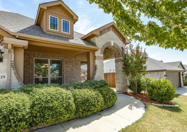 Photo 1 of Sale Pending at 5429 Quiet Woods Trl, Fort Worth, TX 76123 | MLS# 21364197 | Listing updated on 2026-09-26
