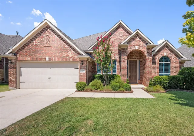 Photo 1 of Sale Pending at 617 Newchester Dr, Roanoke, TX 76262 | MLS# 21366268 | Listing updated on 2026-09-22