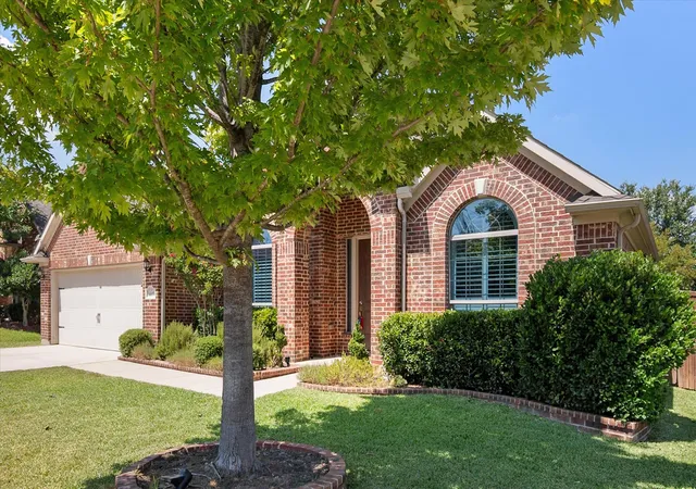 Photo 2 of Sale Pending at 617 Newchester Dr, Roanoke, TX 76262 | MLS# 21366268 | Listing updated on 2026-09-22