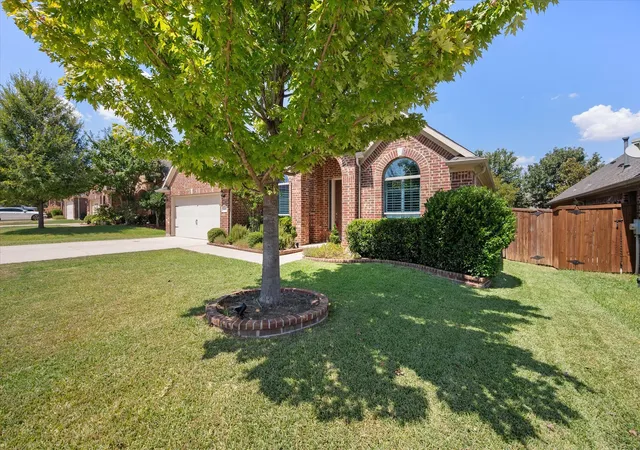 Photo 3 of Sale Pending at 617 Newchester Dr, Roanoke, TX 76262 | MLS# 21366268 | Listing updated on 2026-09-22