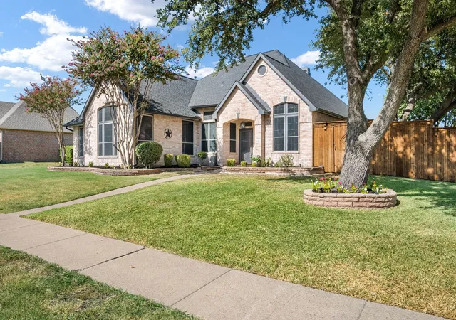 Photo 2 of Single family home for sale at 3010 Harborview Blvd, Rowlett, TX 75088 | MLS# 21363636 | Listing updated on 2026-09-12