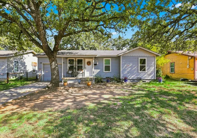 Photo 3 of Single family home for sale at 2617 Pioneer St, Fort Worth, TX 76119 | MLS# 21347839 | Listing updated on 2026-09-15