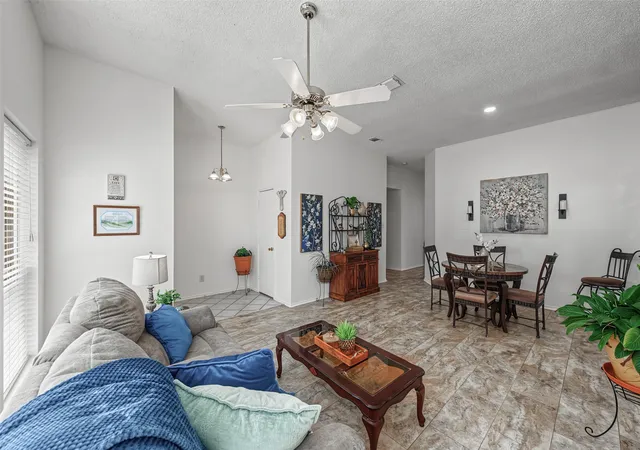 Photo 3 of Single family home for sale at 334 Dalhart Dr, Weatherford, TX 76086 | MLS# 21364680 | Listing updated on 2026-09-13