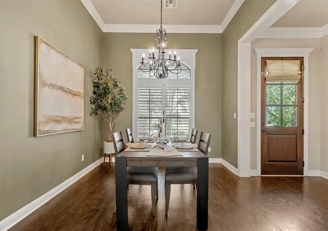 Photo 3 of Sale Pending at 337 Edinburgh Ln, Waco, TX 76712 | MLS# 21365199 | Listing updated on 2026-09-08