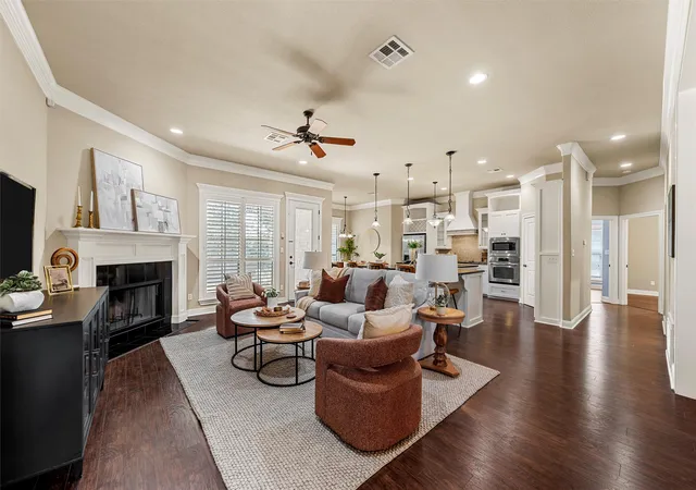 Photo 4 of Sale Pending at 337 Edinburgh Ln, Waco, TX 76712 | MLS# 21365199 | Listing updated on 2026-09-08