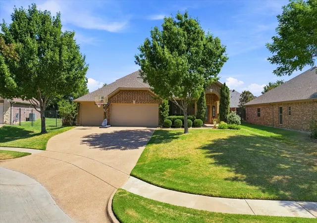 Photo 3 of Single family home for sale at 102 Chase Oaks Ct, Mansfield, TX 76063 | MLS# 21363558 | Listing updated on 2026-10-05