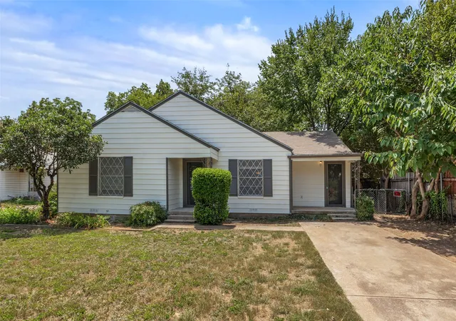 Photo 22 of Single family home for sale at 4406 Wayne Ct S, Haltom City, TX 76117 | MLS# 21364360 | Listing updated on 2026-09-14