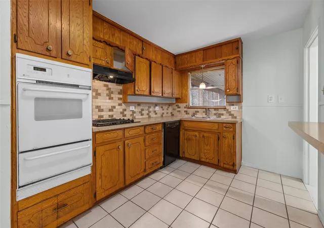Photo 3 of Single family home for sale at 4406 Wayne Ct S, Haltom City, TX 76117 | MLS# 21364360 | Listing updated on 2026-09-14