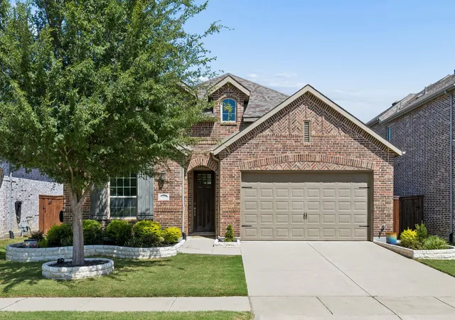 Photo 1 of Single family home for sale at 1425 Appaloosa Dr, Aubrey, TX 76227 | MLS# 21361134 | Listing updated on 2026-09-12