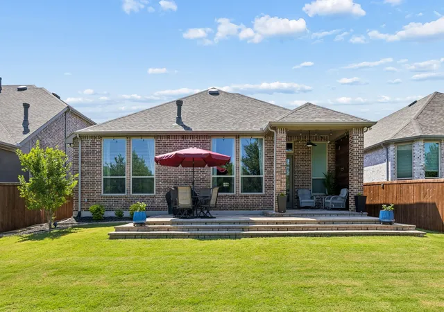 Photo 2 of Single family home for sale at 1425 Appaloosa Dr, Aubrey, TX 76227 | MLS# 21361134 | Listing updated on 2026-09-12