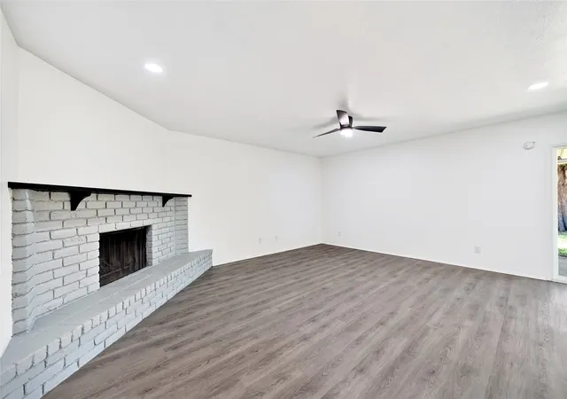 Photo 4 of Single family home for sale at 524 Woodcrest Wy, Forney, TX 75126 | MLS# 21365624 | Listing updated on 2026-09-23