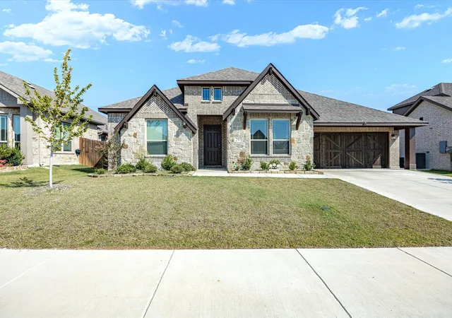 Photo 1 of Single family home for sale at 293 Resting Pl Road, Waxahachie, TX 75165 | MLS# 21366466 | Listing updated on 2026-09-14