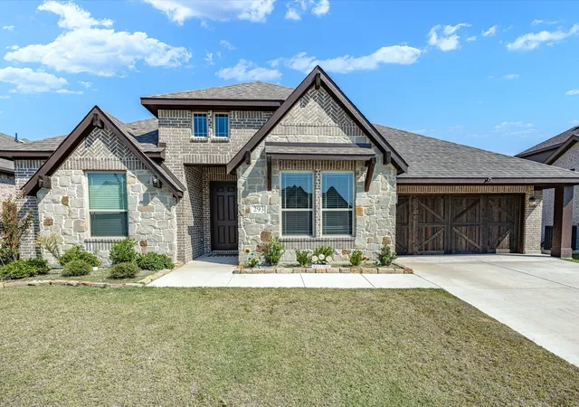 Photo 3 of Single family home for sale at 293 Resting Pl Road, Waxahachie, TX 75165 | MLS# 21366466 | Listing updated on 2026-09-14