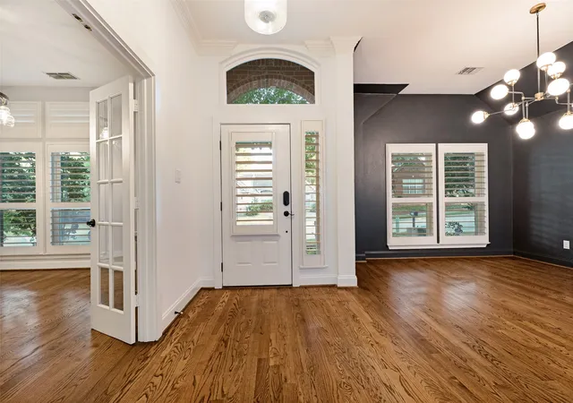 Photo 3 of Single family home for sale at 2804 Whitetail Ct, Mc Kinney, TX 75072 | MLS# 21366401 | Listing updated on 2026-09-10