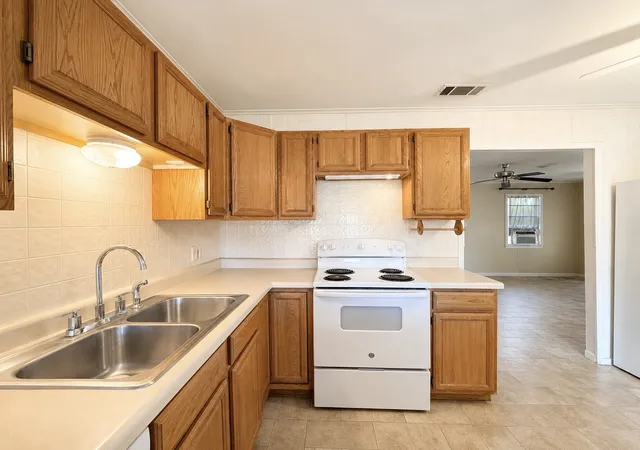 Photo 4 of House for sale at 32951 Fm 47, Mabank, TX 75147 | MLS# 21366468 | Listing updated on 2026-10-03