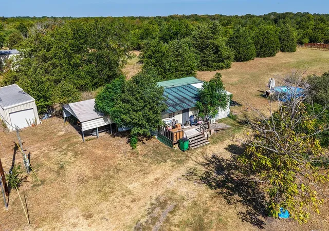 Photo 2 of Single family home for sale at 12706 County Road 4027, Kemp, TX 75143 | MLS# 21365503 | Listing updated on 2026-09-23