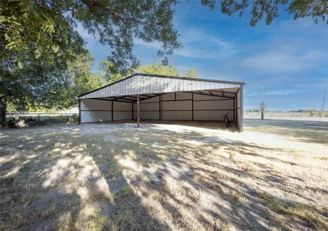 Photo 1 of Single family home for sale at 5004 Fm 3041, Corsicana, TX 75109 | MLS# 21365623 | Listing updated on 2026-09-24