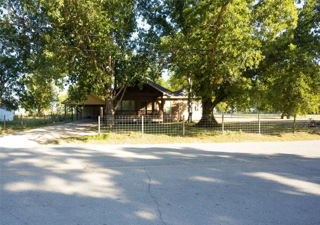 Photo 3 of Single family home for sale at 5004 Fm 3041, Corsicana, TX 75109 | MLS# 21365623 | Listing updated on 2026-09-24