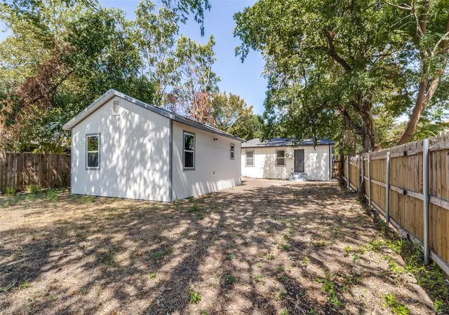 Photo 3 of Single family home for sale at 3516 York St, Dallas, TX 75210 | MLS# 21356504 | Listing updated on 2026-09-10