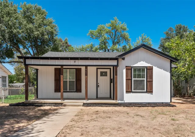 Photo 1 of Single family home for sale at 6617 Greenlee St, Fort Worth, TX 76112 | MLS# 21364485 | Listing updated on 2026-09-11