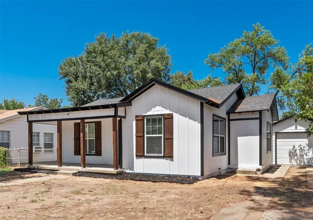 Photo 3 of Single family home for sale at 6617 Greenlee St, Fort Worth, TX 76112 | MLS# 21364485 | Listing updated on 2026-09-11