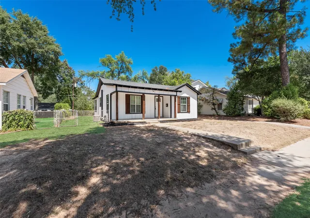 Photo 4 of Single family home for sale at 6617 Greenlee St, Fort Worth, TX 76112 | MLS# 21364485 | Listing updated on 2026-09-11