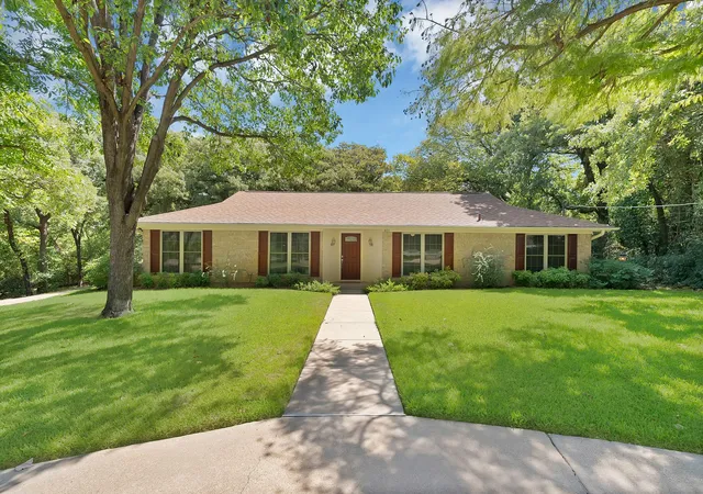 Photo 1 of Sale Pending at 451 Cooks Ln, Fort Worth, TX 76120 | MLS# 21366437 | Listing updated on 2026-09-09