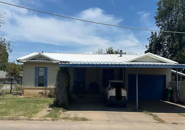 Photo 1 of Sale Pending at 106 N Ave O, Olney, TX 76374 | MLS# 21366616 | Listing updated on 2026-09-14