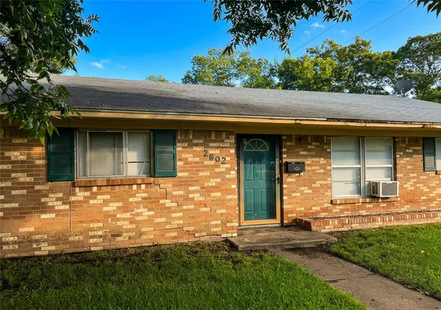 Photo 2 of Single family home for sale at 2602 Mayo St, Commerce, TX 75428 | MLS# 21348843 | Listing updated on 2026-09-10