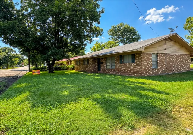 Photo 3 of Single family home for sale at 2602 Mayo St, Commerce, TX 75428 | MLS# 21348843 | Listing updated on 2026-09-10