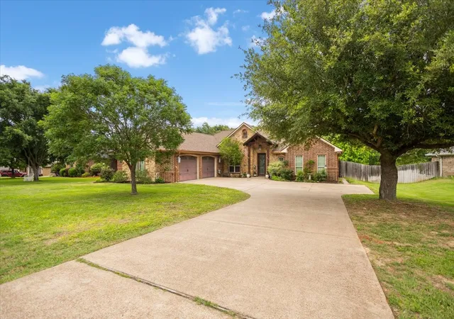 Photo 2 of Single family home for sale at 249 Heritage Ct, Lindale, TX 75771 | MLS# 21366645 | Listing updated on 2026-09-28