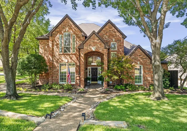 Photo 2 of Sale Pending at 1601 Bay Crest Trl, Heath, TX 75032 | MLS# 21364092 | Listing updated on 2026-09-10